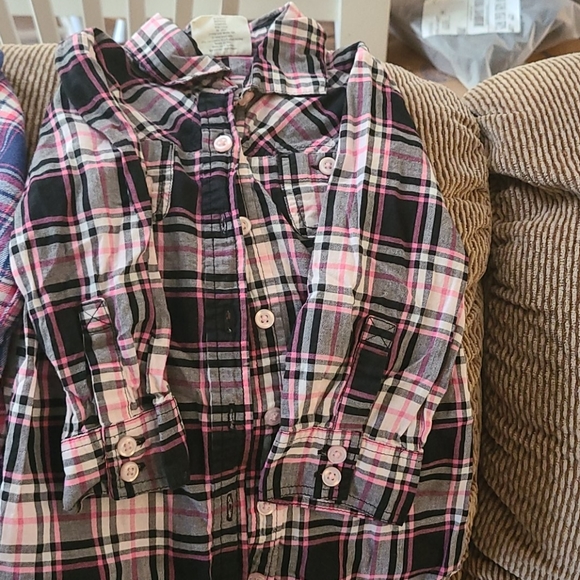 3 flannel shirts - Picture 3 of 9